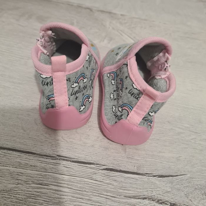 Chaussons bébé fille Neufs taille 19 - photo numéro 6