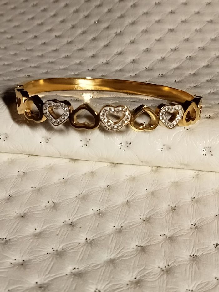 tres beau bracelet , pour femme