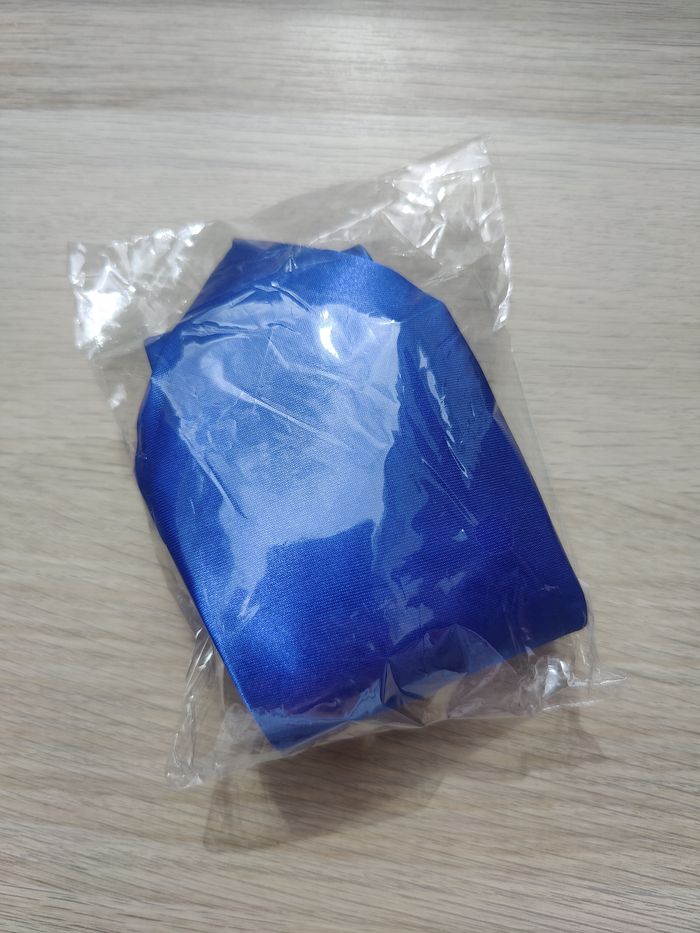 Cravate bleue brillante - photo numéro 3