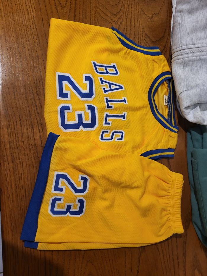 Lot de 3 ensembles garçon 4 ans bon état - photo numéro 2