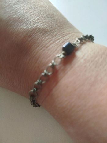 Joli bracelet artisanal facile à mettre seul 😉