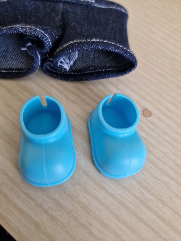 Salopette pour poupee genre labubu - photo numéro 3