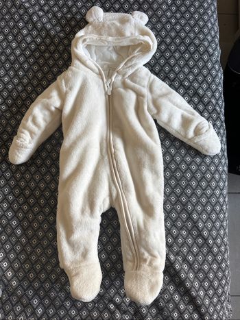Combi-pilote uni avec capuche taille 3 mois