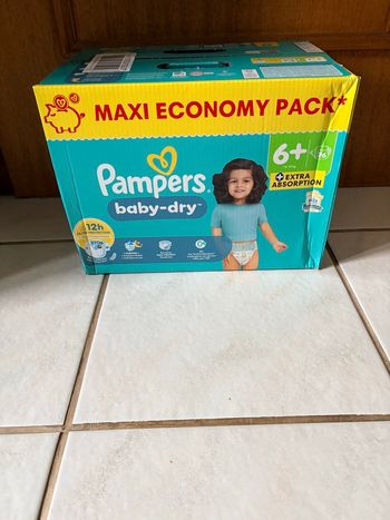 Gros paquet de couches Pampers T6+