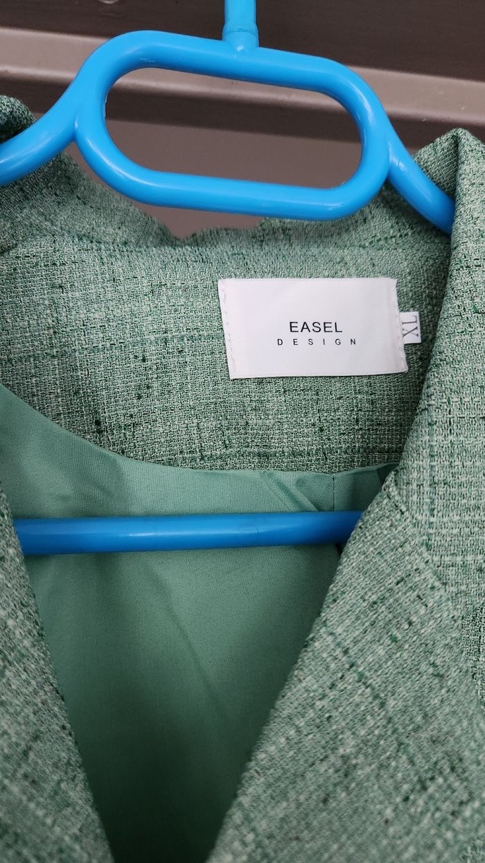 Veste verte neuve - photo numéro 2