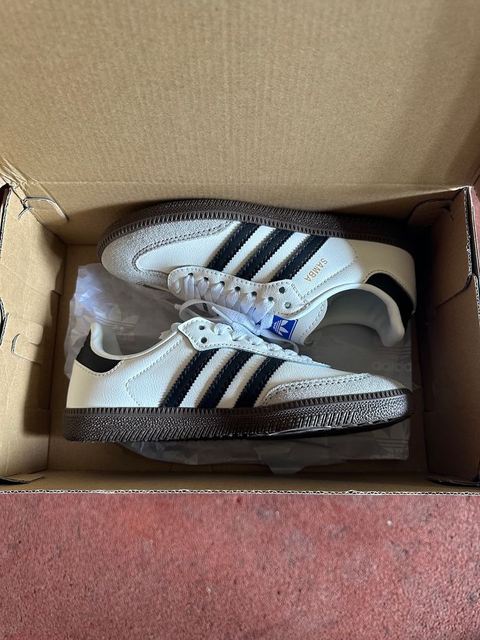 Baskets Adidas Samba taille 39 - photo numéro 4