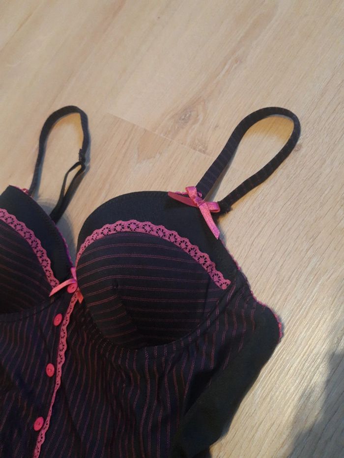 Porte jarretelle noir et fushia - photo numéro 4