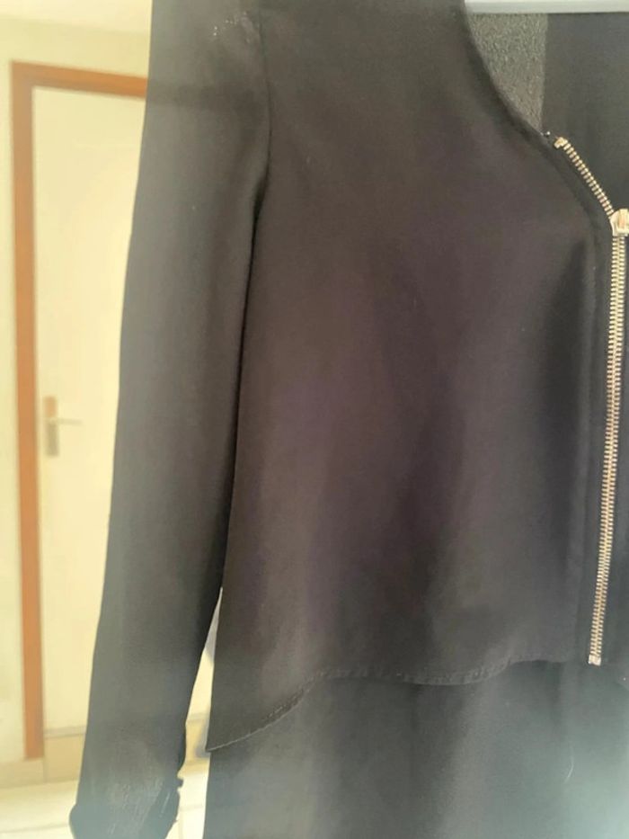 Top zippé marque bershka très bon etat taille 36 - photo numéro 5