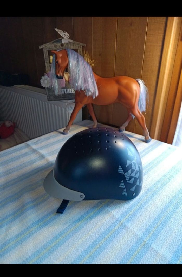 Bombe d'équitation taille S