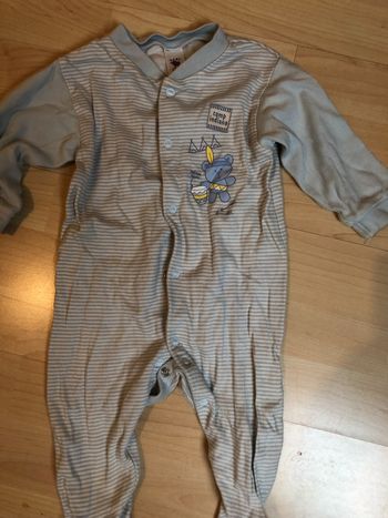 Lot de 11 pyjamas 6 mois TBE