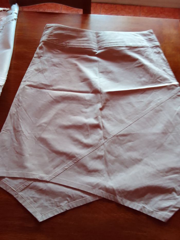Petite jupe beige neuve - photo numéro 2