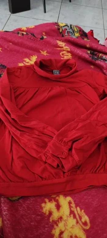 Col roulé rouge 7/8 ans