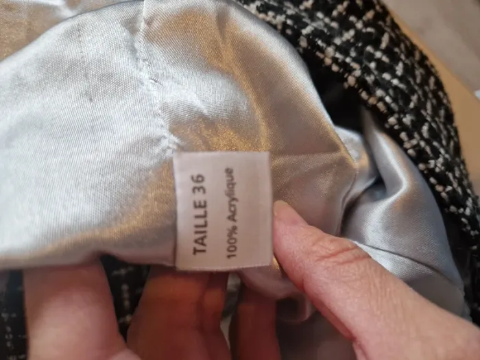Veste courte en laine bouillie - photo numéro 8