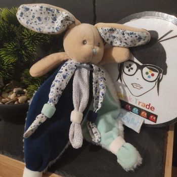 doudou lapin poupi marine bn0543 baby nat blanc bleu beige fleur marron Jambe