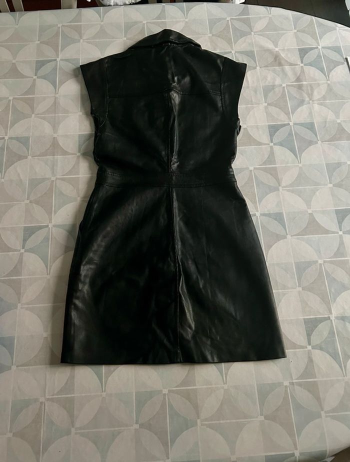 Robe femme 34 / XS - Pull & Bear - en très bon état - photo numéro 2