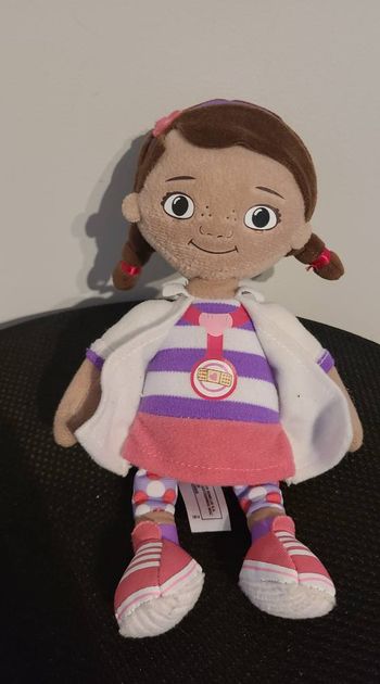 Peluche doudou Docteur LA PELUCHE Mc Stuffins