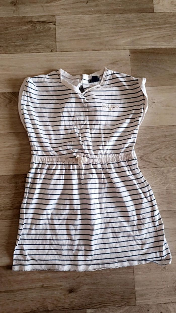 Robe marine taille 24 mois marque Kiabi