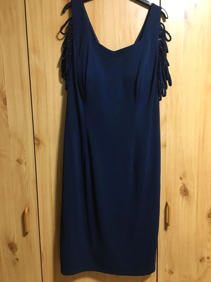 Robe de cérémonie doublée en couleur bleu nuit. En taille 44/46 - photo numéro 3