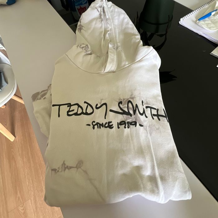Pull Teddy Smith