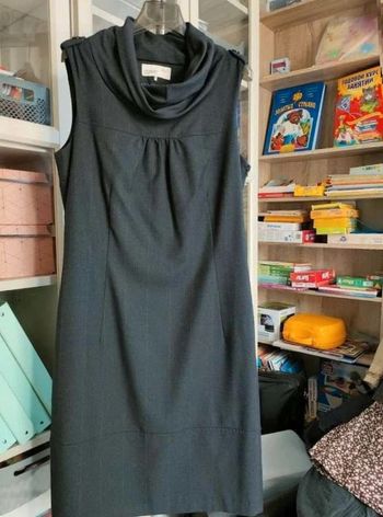 Robe  Esprit  grise  à  carreaux, col  châle,  détails  couture,  élégance décontractée