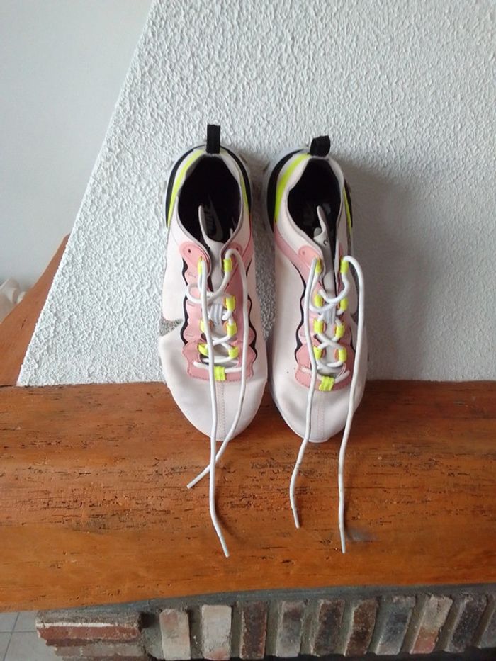 Nike React