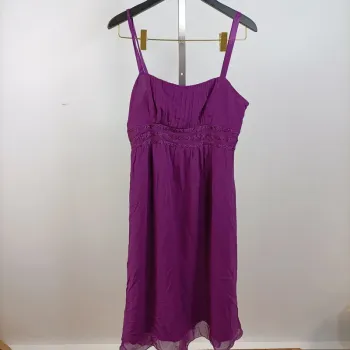 Robe violette soie 100 % 1.2.3 Paris, taille 38, bretelles fines, élégante et fluide A803