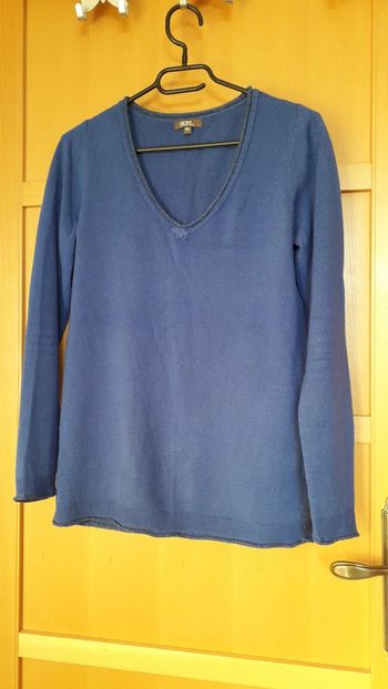 Pull acore lisière brillante  a l encolure