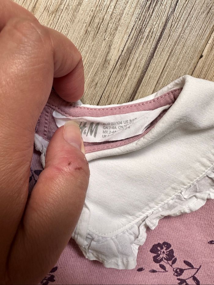 Pull col à volant à fleurs h&m 2/4 ans - photo numéro 4
