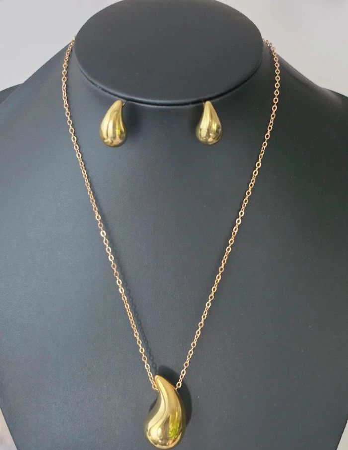 Parrure collier + boucle d'oreilles gouttes acier inoxydable dorée - photo numéro 3