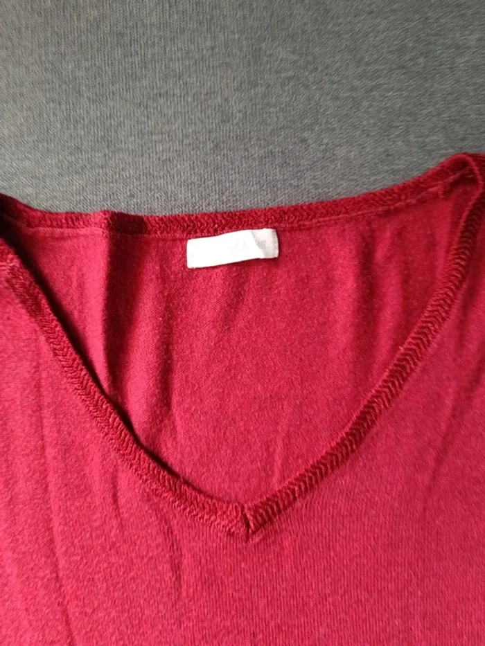 Pull bordeaux col V - photo numéro 4