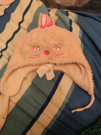 Bonnet cache oreille