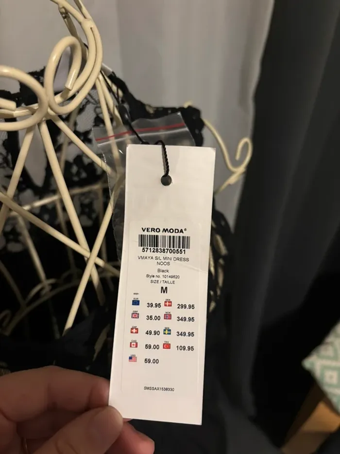 Robe noire Vero Moda – Neuve avec étiquette - photo numéro 5