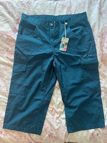 Bermuda bleu neuf avec étiquette