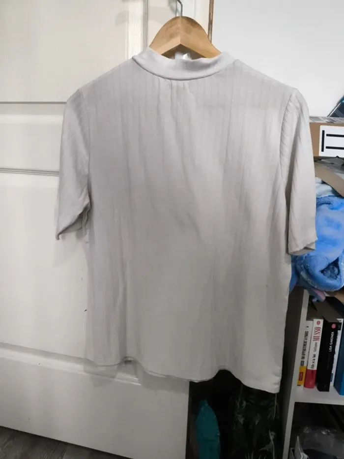 T-shirt blanc avec col - photo numéro 4