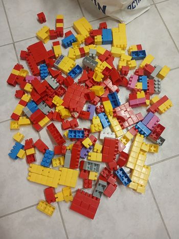 Briques de construction