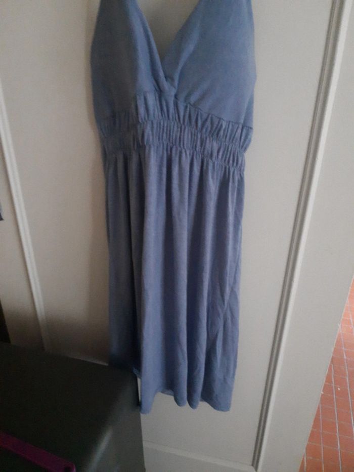 Robe dos nu - photo numéro 2