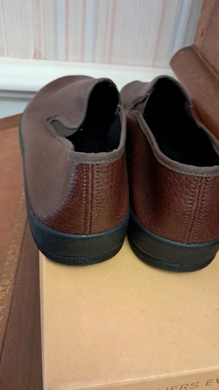 Chaussons 39 NEUFS - photo numéro 4