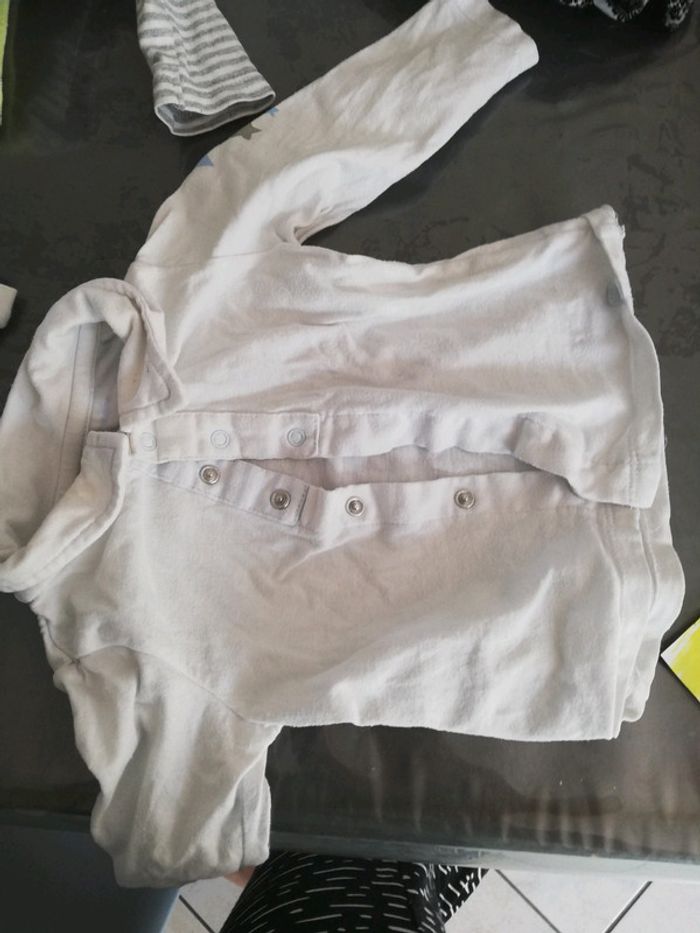 2 t shirt blanc 9 mois manches longues - photo numéro 8