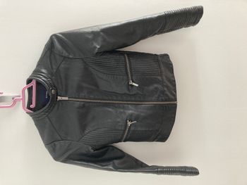 veste simulé cuir 	kiabi	10 ans