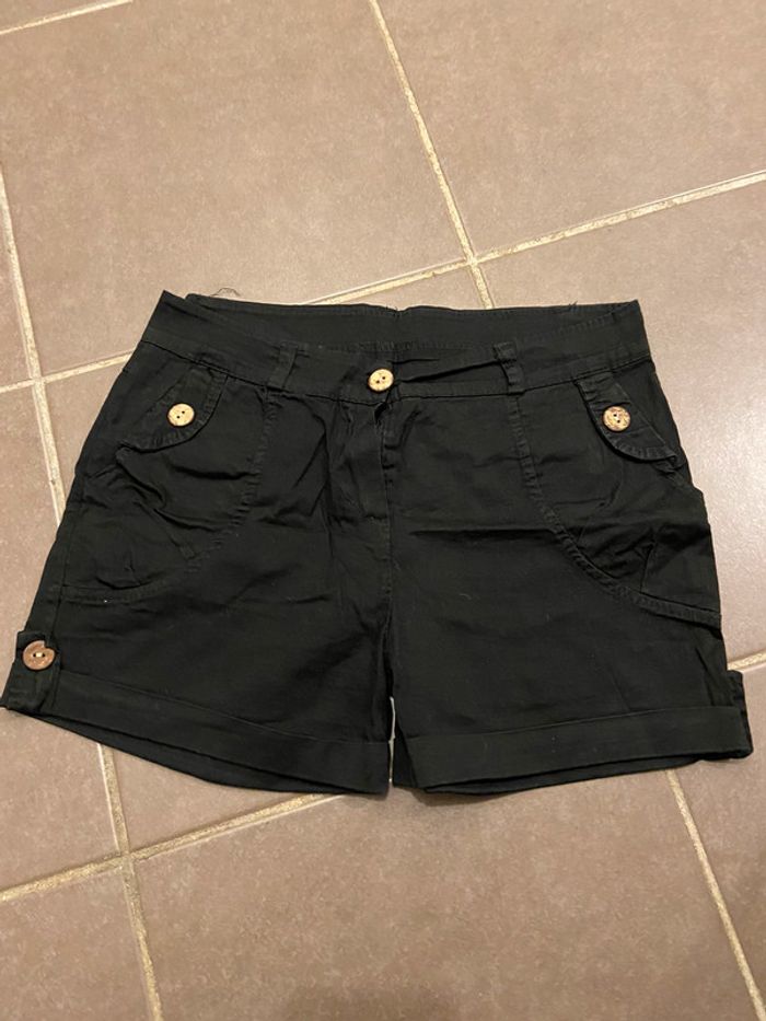 Short noir