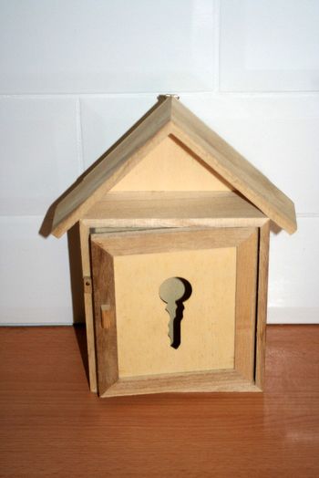 Petite boîte à clés en bois