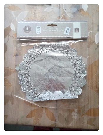 Napperon dentelle argent