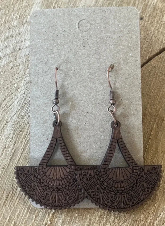 Boucle d’oreille en bois