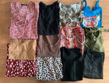 Lot de 12 hauts femme