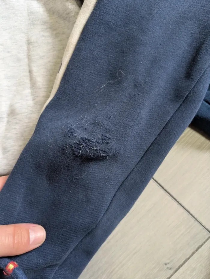 Ensemble jogging veste et pantalon offert 3-4 ans Decathlon - photo numéro 2