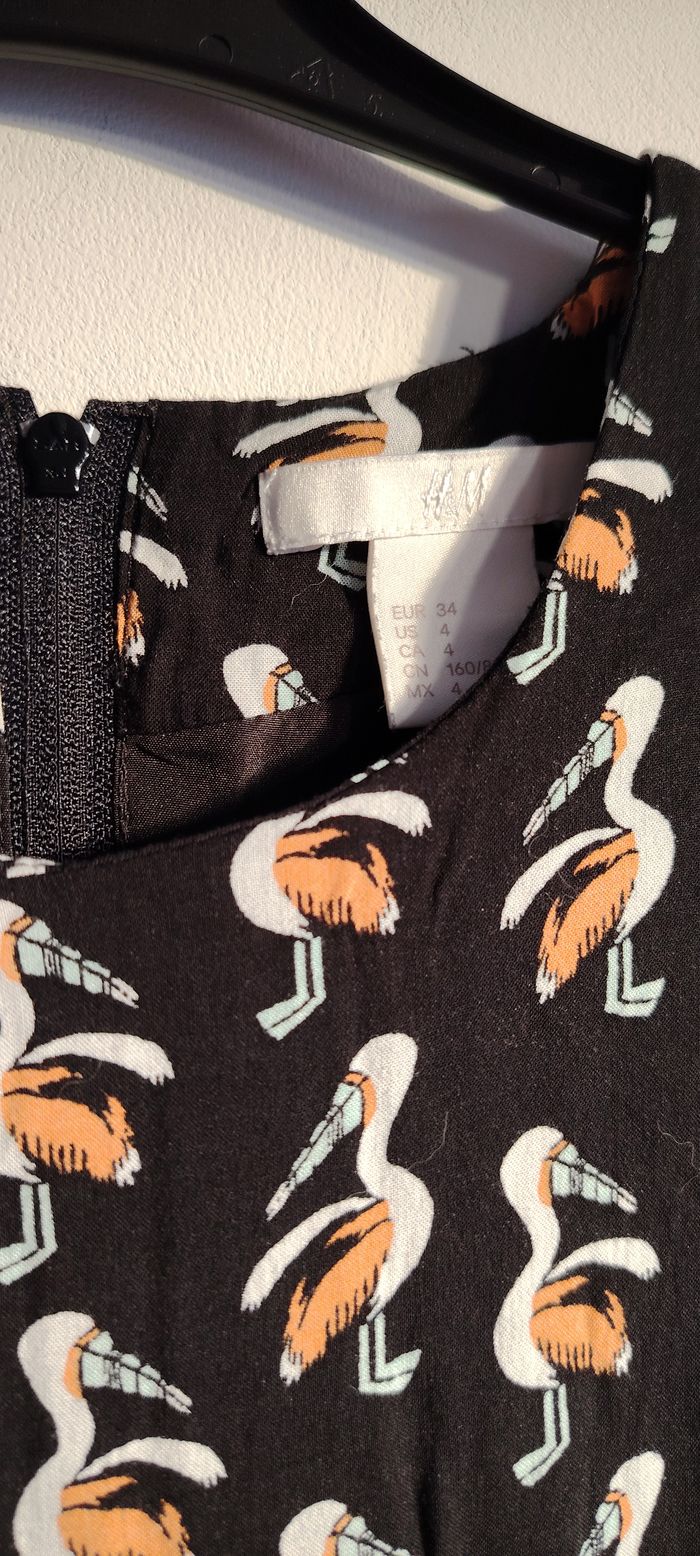 Robe évasée noire imprimé pélicans H&M – Taille 34 / 36 (coupe fluide) - photo numéro 2