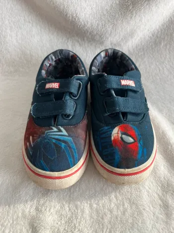 Baskets Marvel Spiderman (pointure 29)