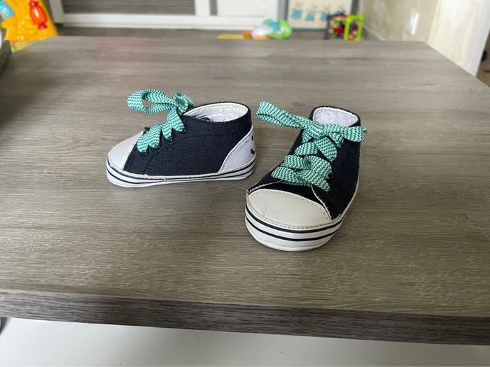 Chaussures bébé taille 17 /18