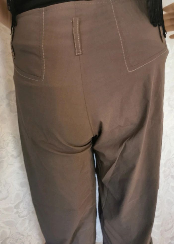 Pantacourt. Marron-taupe. Taille 36. La Mode Est À Vous - photo numéro 5