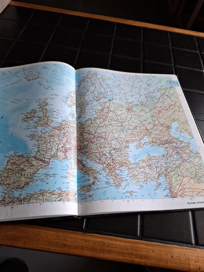 Atlas livre France loisirs - photo numéro 2